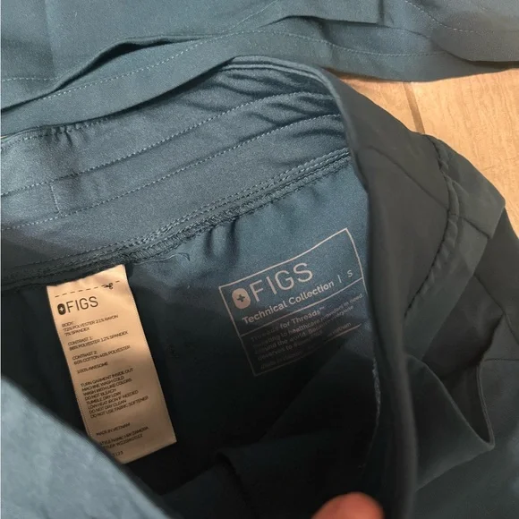 Figs Carribean blue Zamora jogger Pants and XS Catarina top NWT - Picture 3 of 4